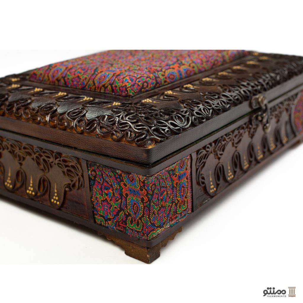 جعبه و قرآن نفیس با روکش ترمه و چرم طبیعی