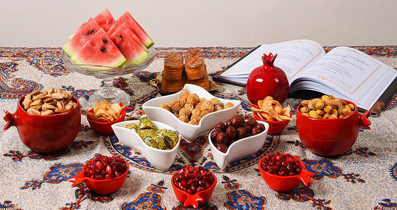 تزیین سفره شب یلدا سنتی